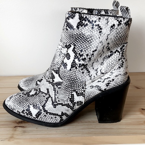 Zebra-print, vegan leather, heeled ankle boots - Picture 3 of 5